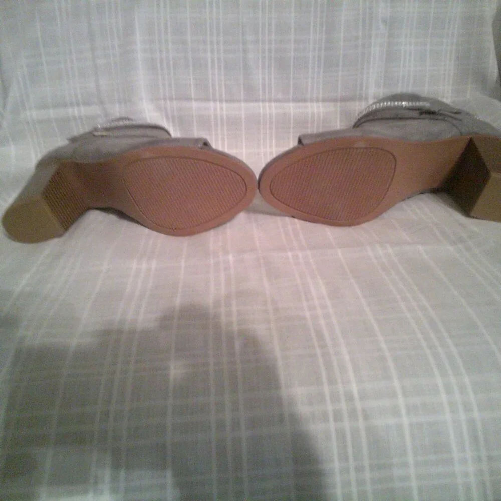 So Brand Haw Women's Ankle Booties Open Toes‎ Suede Gray Size 5 USA